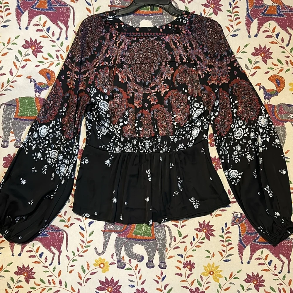 Free People Run Free Tunic Blouse size M Bohemian black floral Night Shade satin - Picture 12 of 15